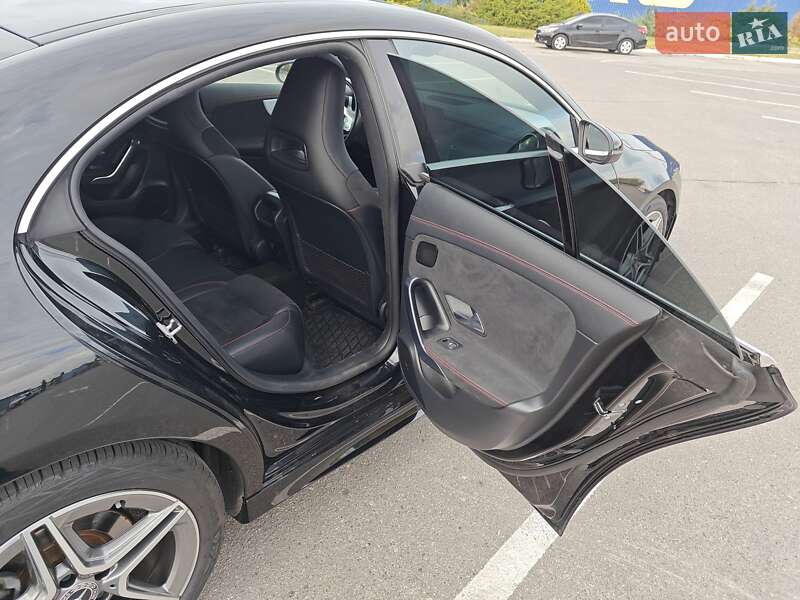 Седан Mercedes-Benz CLA-Class 2021 в Дніпрі