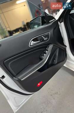 Седан Mercedes-Benz CLA-Class 2018 в 