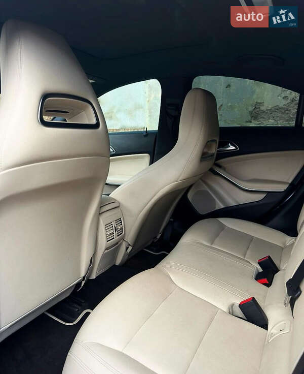 Седан Mercedes-Benz CLA-Class 2017 в Львове