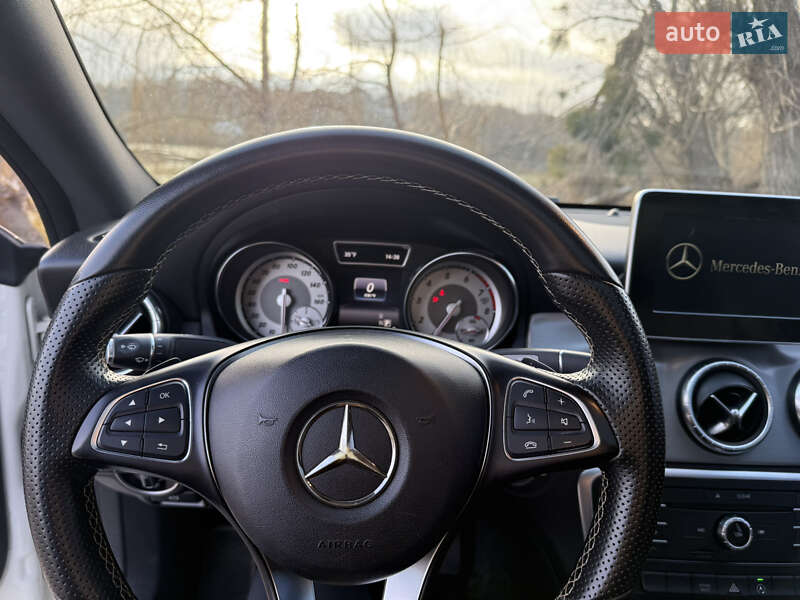 Седан Mercedes-Benz CLA-Class 2016 в Киеве