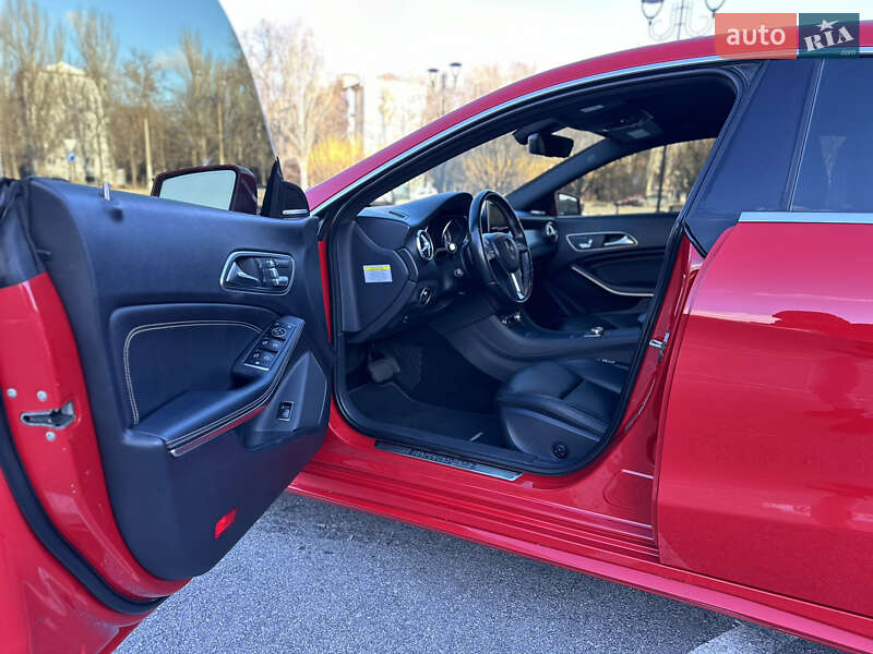 Седан Mercedes-Benz CLA-Class 2014 в Запоріжжі