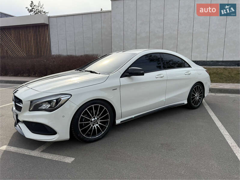 Седан Mercedes-Benz CLA-Class 2017 в Киеве