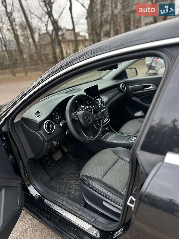 Универсал Mercedes-Benz CLA-Class 2017 в Львове