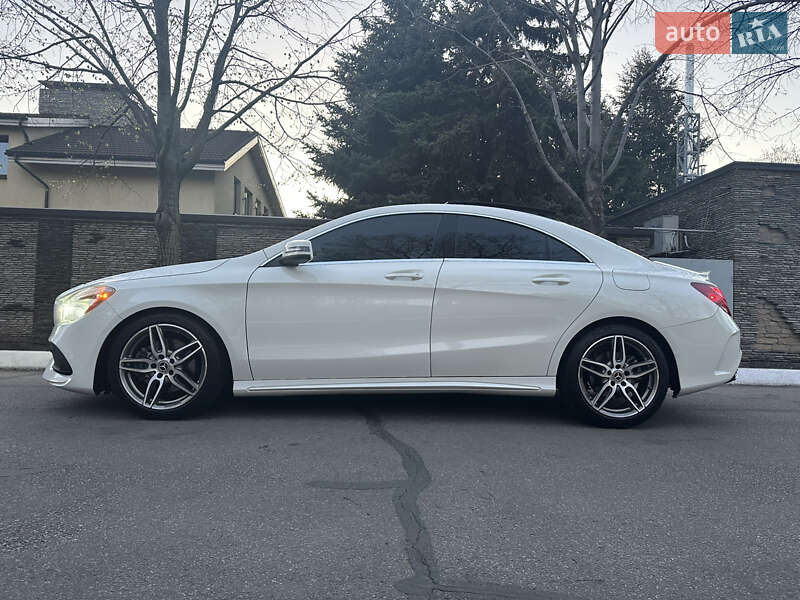 Седан Mercedes-Benz CLA-Class 2017 в Дніпрі