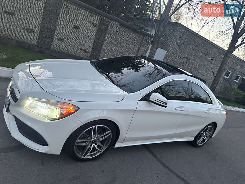 Седан Mercedes-Benz CLA-Class 2017 в Дніпрі