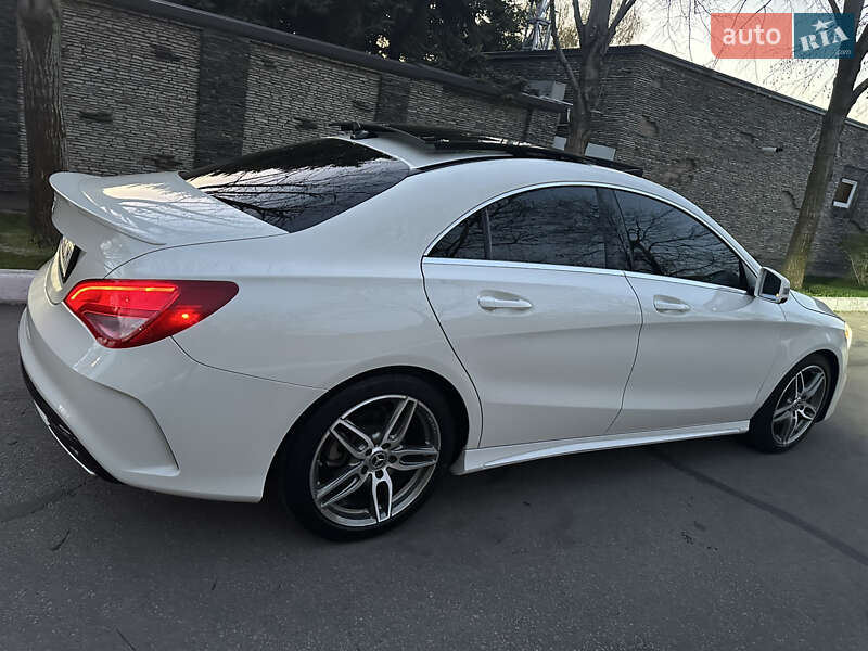 Седан Mercedes-Benz CLA-Class 2017 в Дніпрі