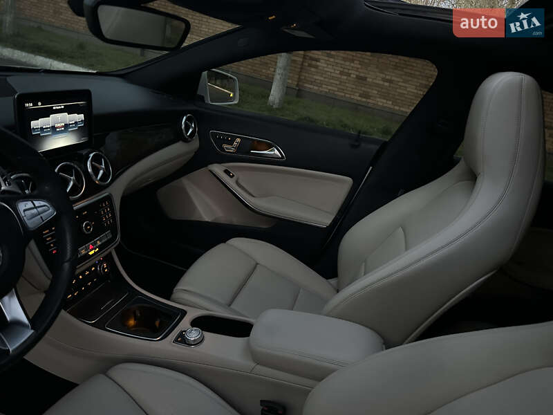 Седан Mercedes-Benz CLA-Class 2017 в Дніпрі