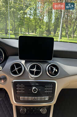 Седан Mercedes-Benz CLA-Class 2018 в 