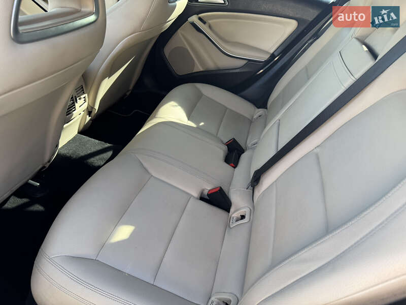 Седан Mercedes-Benz CLA-Class 2015 в Запорожье