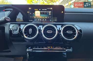 Седан Mercedes-Benz CLA-Class 2022 в 
