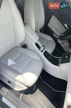 Седан Mercedes-Benz CLA-Class 2013 в 