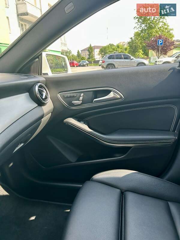 Седан Mercedes-Benz CLA-Class 2018 в Ивано-Франковске
