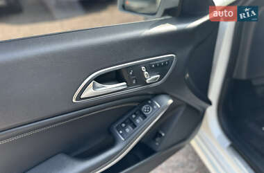 Седан Mercedes-Benz CLA-Class 2018 в 