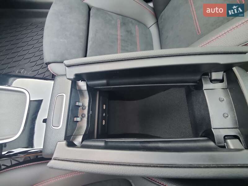 Седан Mercedes-Benz CLA-Class 2024 в Киеве
