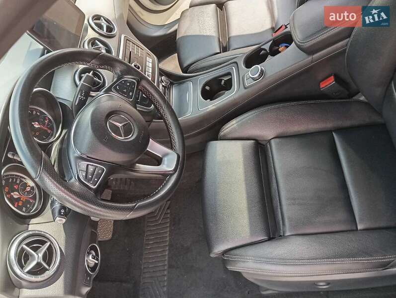 Седан Mercedes-Benz CLA-Class 2016 в Киеве