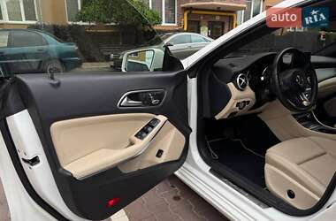 Седан Mercedes-Benz CLA-Class 2018 в 