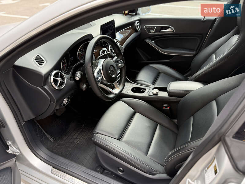 Седан Mercedes-Benz CLA-Class 2017 в Киеве