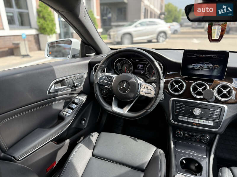Седан Mercedes-Benz CLA-Class 2017 в Киеве