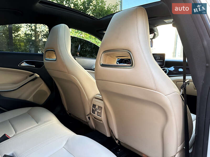 Седан Mercedes-Benz CLA-Class 2018 в Киеве