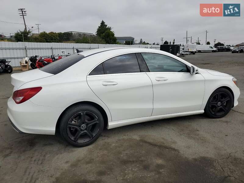 Седан Mercedes-Benz CLA-Class 2018 в Чернівцях