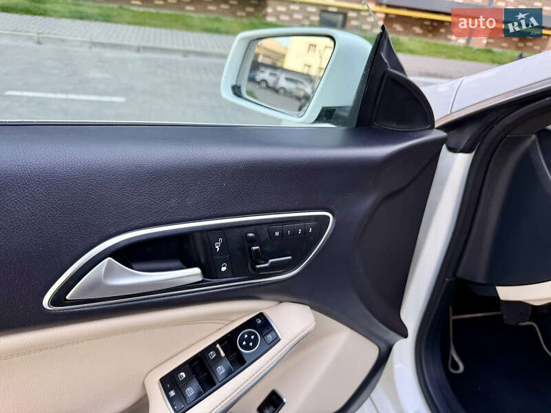 Седан Mercedes-Benz CLA-Class 2015 в Житомире