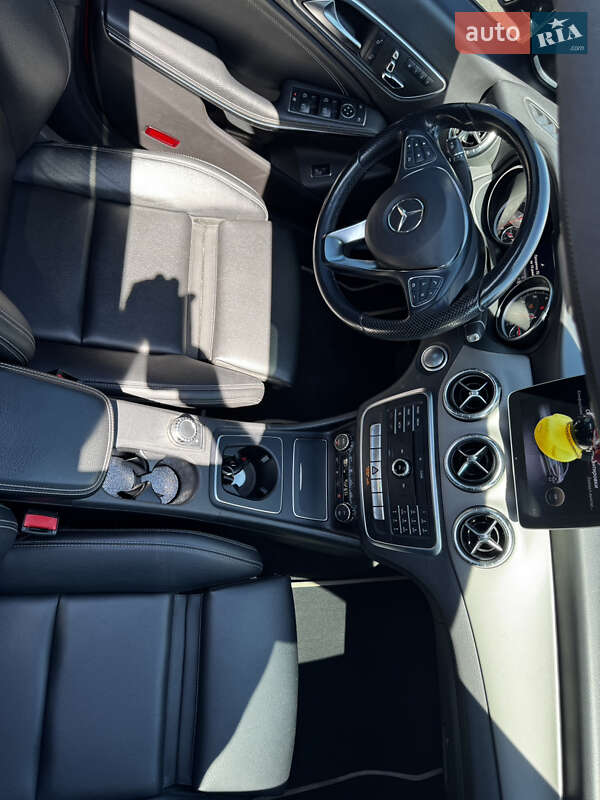 Седан Mercedes-Benz CLA-Class 2018 в Киеве