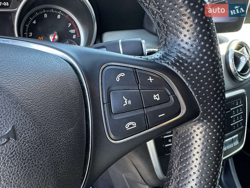 Седан Mercedes-Benz CLA-Class 2018 в Киеве
