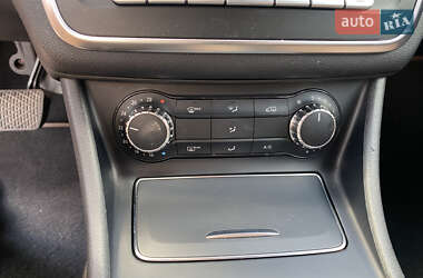 Седан Mercedes-Benz CLA-Class 2017 в 