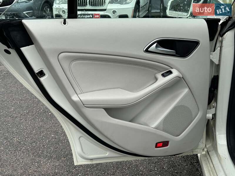 Седан Mercedes-Benz CLA-Class 2015 в Виннице