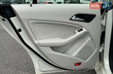 Седан Mercedes-Benz CLA-Class 2015 в 