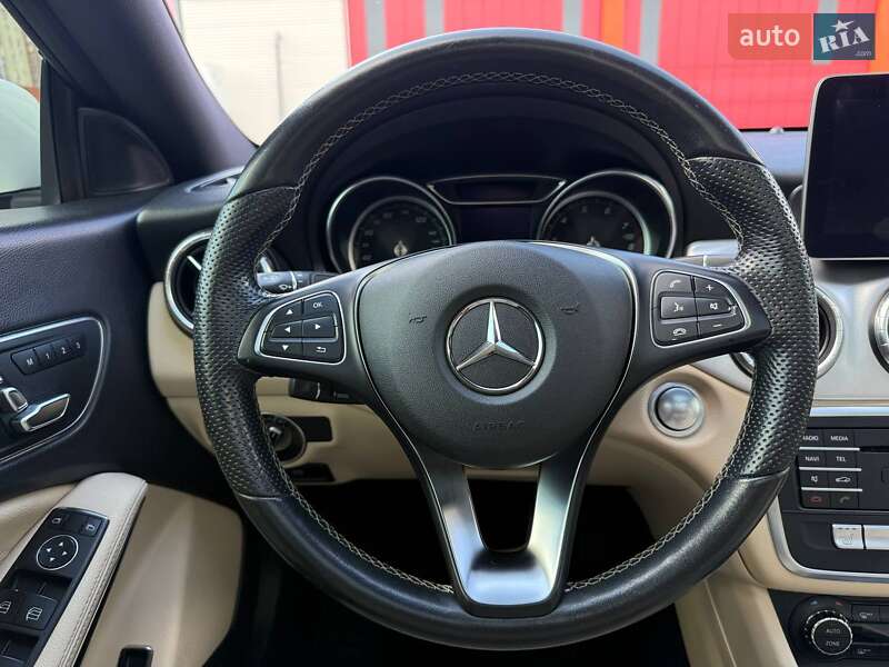 Седан Mercedes-Benz CLA-Class 2018 в Киеве