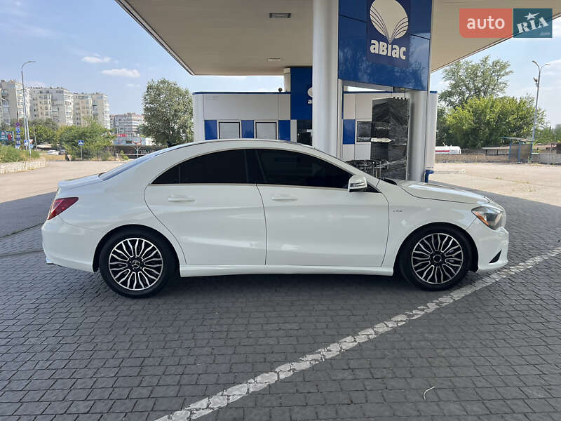 Седан Mercedes-Benz CLA-Class 2015 в Запорожье