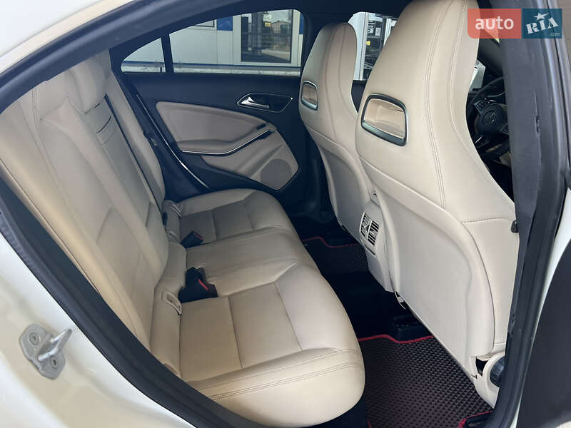 Седан Mercedes-Benz CLA-Class 2015 в Запорожье