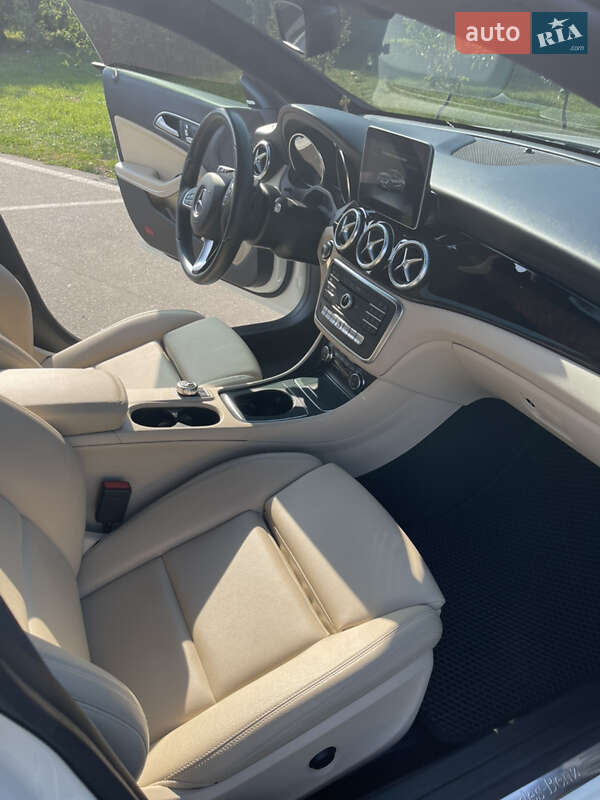 Седан Mercedes-Benz CLA-Class 2017 в Ивано-Франковске