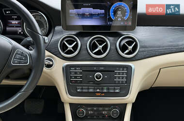 Седан Mercedes-Benz CLA-Class 2016 в 