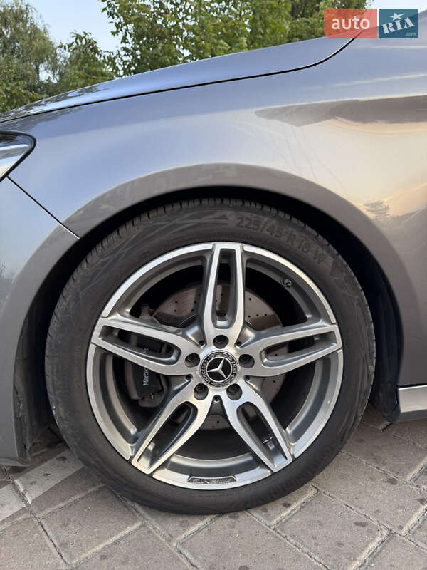 Седан Mercedes-Benz CLA-Class 2017 в Луцке фото 4 Седан Mercedes-Benz CLA-Class 2017 в Луцке