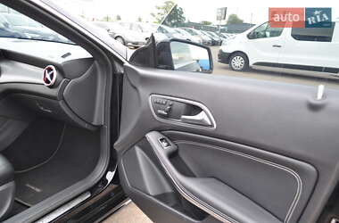 Седан Mercedes-Benz CLA-Class 2015 в 