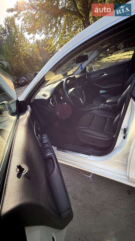 Седан Mercedes-Benz CLA-Class 2013 в Львове фото 11 Седан Mercedes-Benz CLA-Class 2013 в Львове