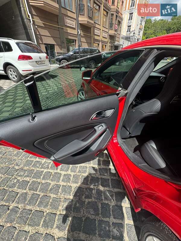 Седан Mercedes-Benz CLA-Class 2017 в Киеве