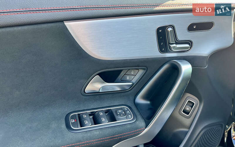 Седан Mercedes-Benz CLA-Class 2022 в Києві