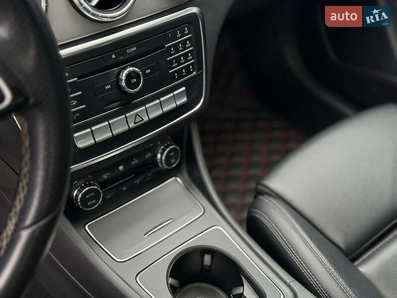 Седан Mercedes-Benz CLA-Class 2018 в Києві