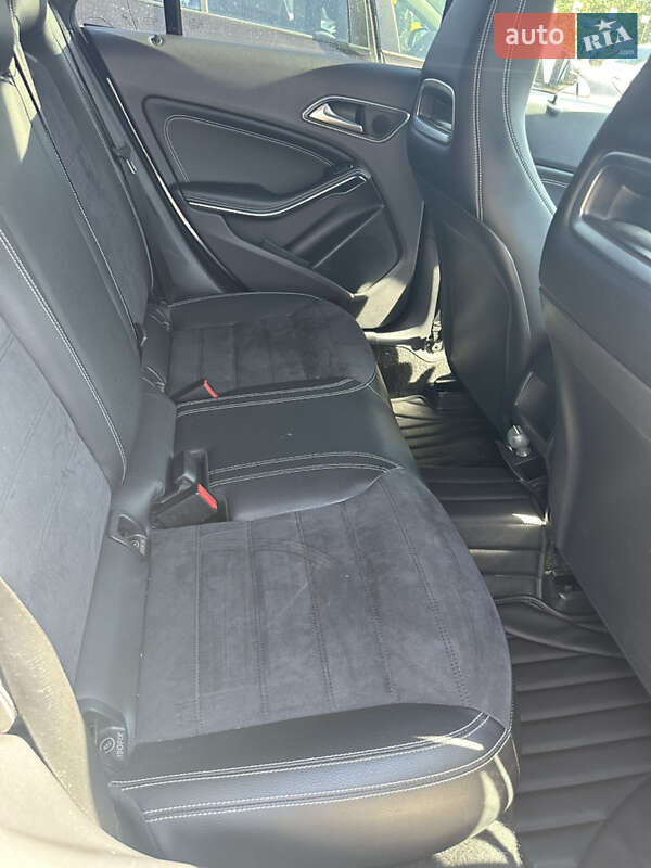 Седан Mercedes-Benz CLA-Class 2014 в Киеве фото 35 Седан Mercedes-Benz CLA-Class 2014 в Киеве