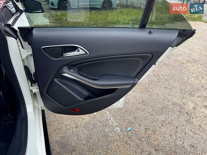 Седан Mercedes-Benz CLA-Class 2016 в Киеве