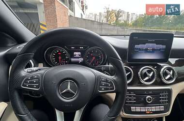Седан Mercedes-Benz CLA-Class 2018 в Киеве