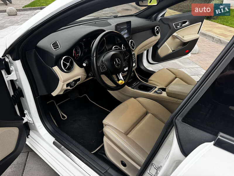 Седан Mercedes-Benz CLA-Class 2018 в Киеве