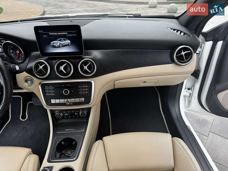 Седан Mercedes-Benz CLA-Class 2018 в Киеве