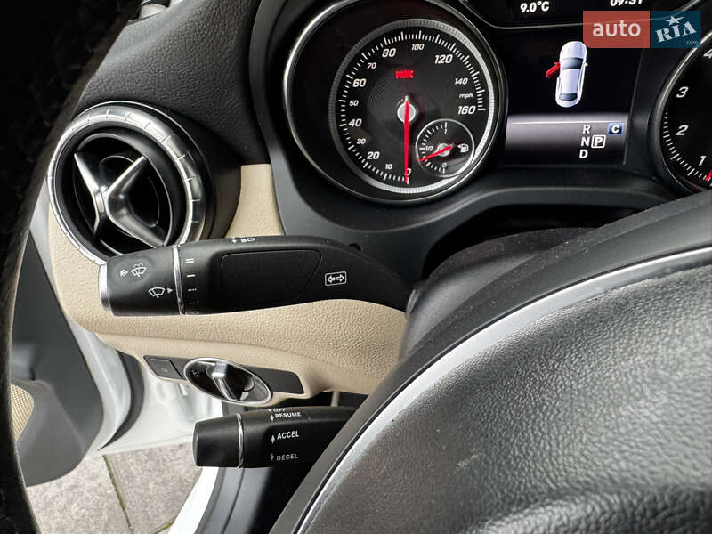 Седан Mercedes-Benz CLA-Class 2018 в Киеве