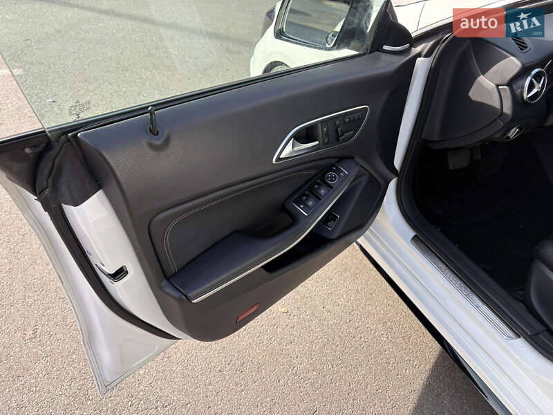 Седан Mercedes-Benz CLA-Class 2014 в Києві фото 19 Седан Mercedes-Benz CLA-Class 2014 в Києві