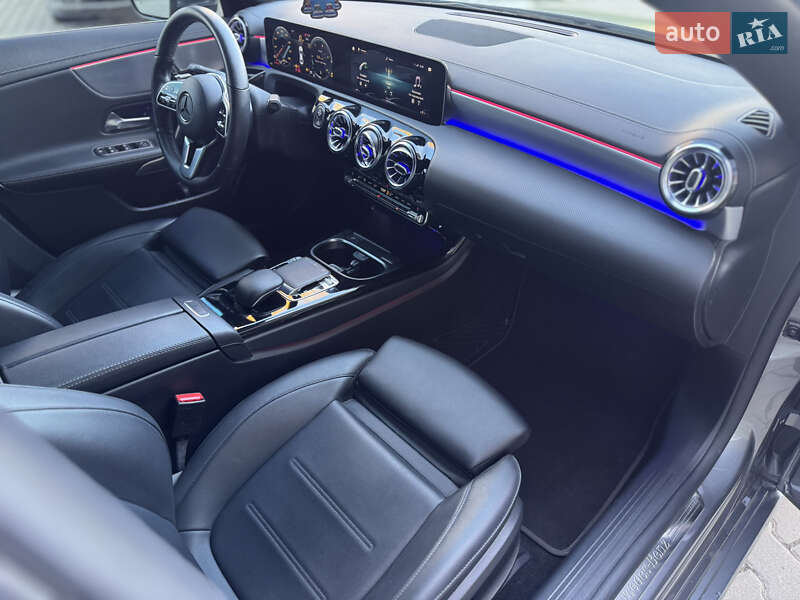 Седан Mercedes-Benz CLA-Class 2019 в Черновцах