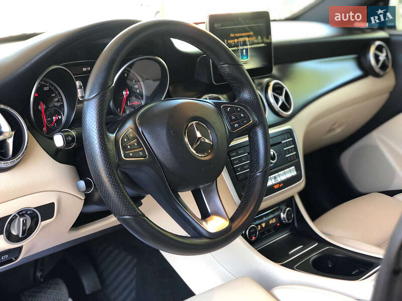 Седан Mercedes-Benz CLA-Class 2016 в Львове фото 3 Седан Mercedes-Benz CLA-Class 2016 в Львове